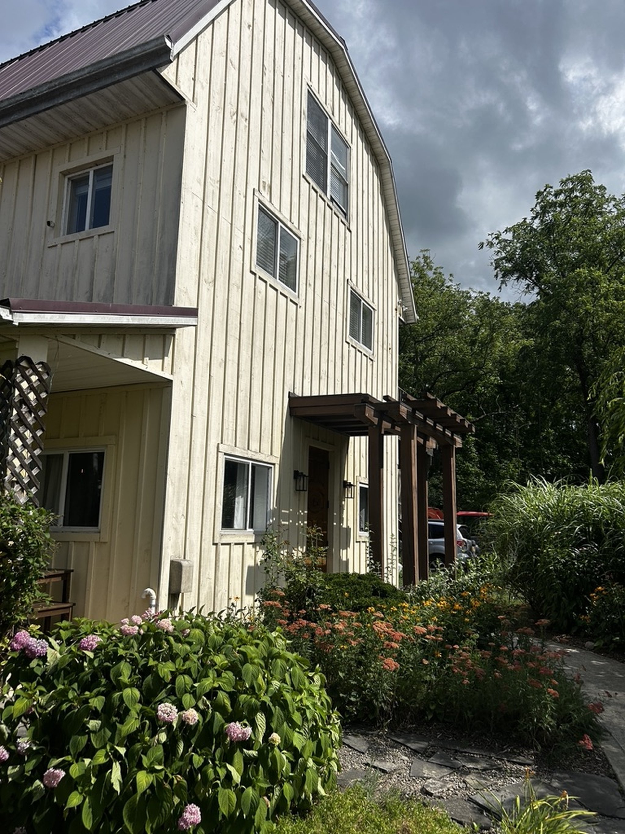 Heart & Hands Wine Company